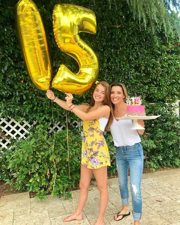A picture of Hayes Sullivan with her mamma, Kit Hoover.